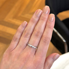 18k White Gold Stackable Hammer Set Diamond Ring