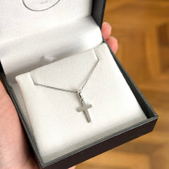 18k White Gold Classic Unisex Cross Pendant