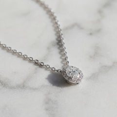 18k White Gold Oval Cut Diamond Halo Necklace